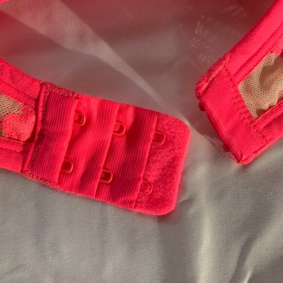 Pink VS Ladder Back Floral Overlay Bra - Picture 7 of 14